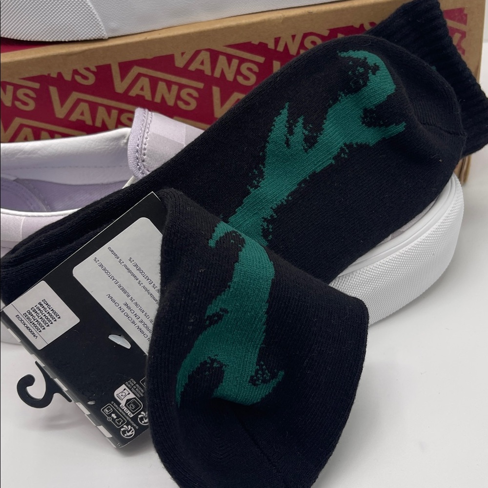 Vans Skate Thorn Crew Socks (1 pair)
with a ribbed cuff cushioning for comfort - Picture 5 of 16